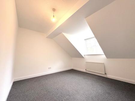 3 bedroom Semi-detached house to let in Chatsworth Avenue, Kettering, NN15