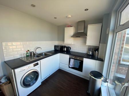 2 bedroom Flat to let in Montagu Street, Town Centre, Kettering, NN16