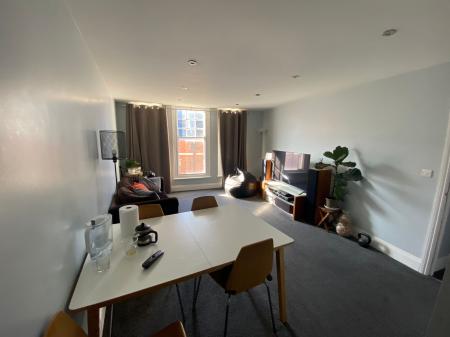2 bedroom Flat to let in Montagu Street, Town Centre, Kettering, NN16