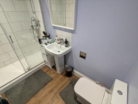 2 bedroom Flat to let in Montagu Street, Town Centre, Kettering, NN16