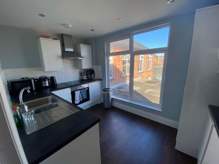 2 bedroom Flat to let in Montagu Street, Town Centre, Kettering, NN16