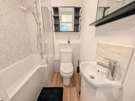 1 bedroom Flat to let in Havelock Street, Kettering, NN16