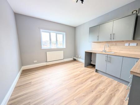 1 bedroom Flat to let in Havelock Street, Kettering, NN16