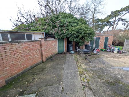2 bedroom Terraced House to let in Midland Road, Raunds, NN9