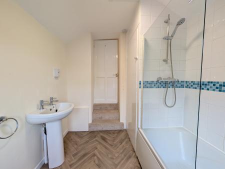 2 bedroom Terraced House to let in Midland Road, Raunds, NN9