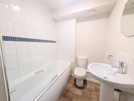 1 bedroom Studio flat to let in Bath Road, Kettering, NN16