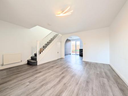 3 bedroom Semi-detached house to let in Backley Close, Kettering, NN15