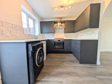 3 bedroom Semi-detached house to let in Backley Close, Kettering, NN15