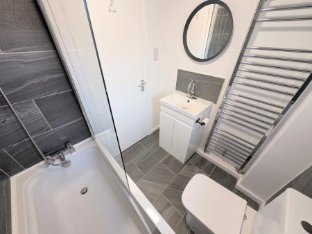 3 bedroom Semi-detached house to let in Backley Close, Kettering, NN15