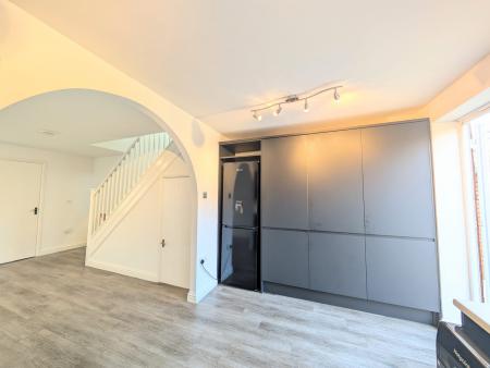 3 bedroom Semi-detached house to let in Backley Close, Kettering, NN15