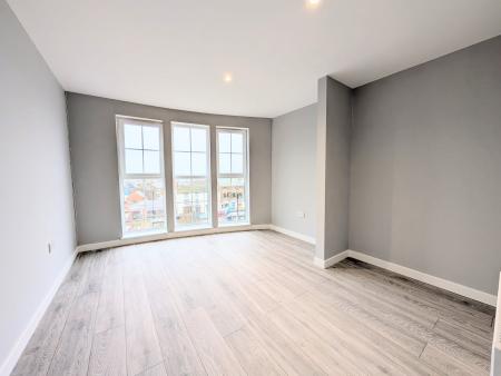 2 bedroom Flat to let in Queen Street, Kettering, NN16