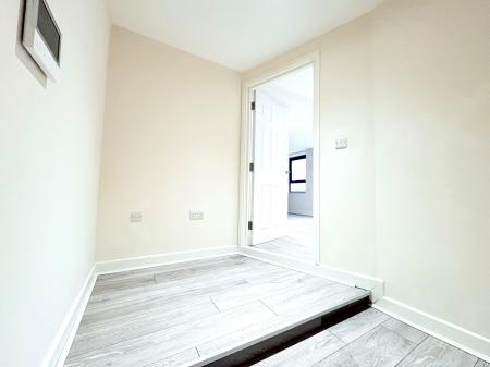 2 bedroom Flat to let in 27 Station Road, Kettering, NN15