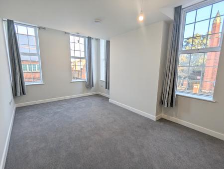 1 bedroom Flat to let in Scarborough Street, Irthlingborough, NN9