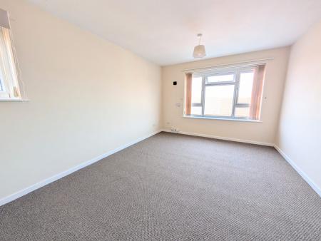 1 bedroom Flat to let in Ford Street, Kettering, NN16