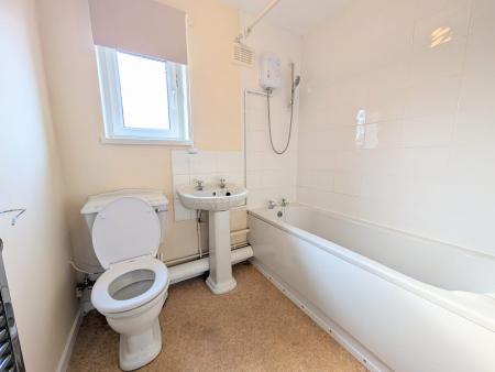 1 bedroom Flat to let in Ford Street, Kettering, NN16