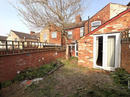 2 bedroom Terraced House to let in Sackville Street, Kettering, NN16