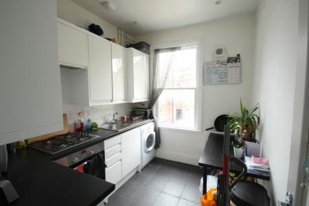 1 bedroom Flat to let in London Road, Town Centre, Kettering, NN16