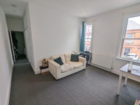 1 bedroom Flat to let in London Road, Town Centre, Kettering, NN16