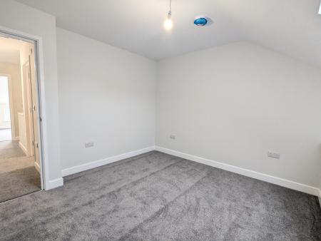 2 bedroom Maisonette to let in College Street, Irthlingborough, NN9