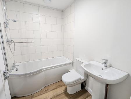 2 bedroom Maisonette to let in College Street, Irthlingborough, NN9