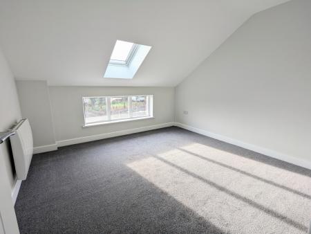 2 bedroom Maisonette to let in College Street, Irthlingborough, NN9