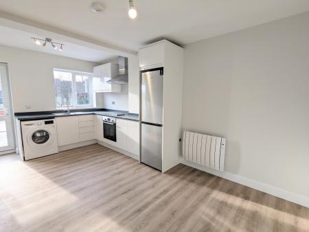 2 bedroom Maisonette to let in College Street, Irthlingborough, NN9