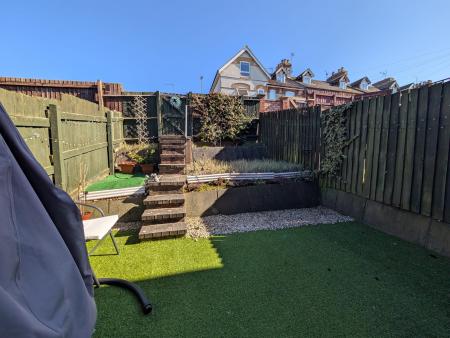 2 bedroom Terraced House to let in Leicester Close, Kettering, NN16