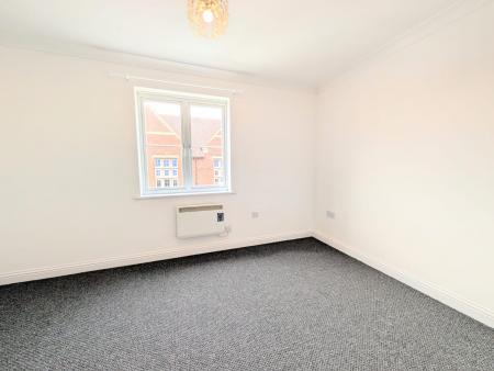 2 bedroom Flat to let in Wood Street, Kettering, NN16