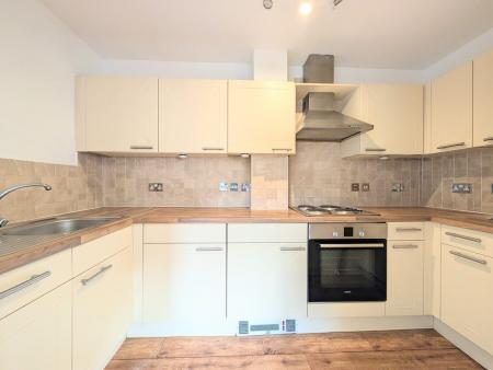 2 bedroom Flat to let in Wood Street, Kettering, NN16