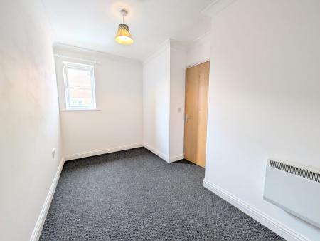2 bedroom Flat to let in Wood Street, Kettering, NN16