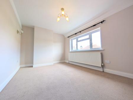 2 bedroom Semi-detached house to let in Kingsley Road, Rothwell, NN14