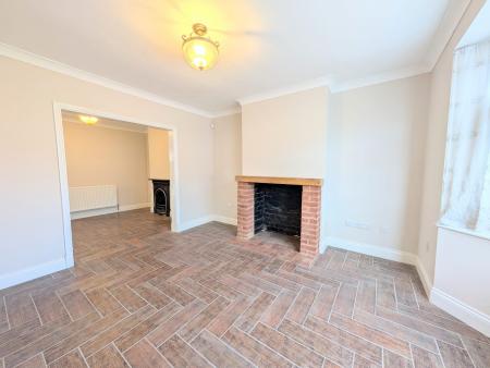 2 bedroom Semi-detached house to let in Kingsley Road, Rothwell, NN14