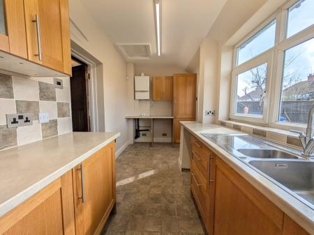 2 bedroom Semi-detached house to let in Kingsley Road, Rothwell, NN14