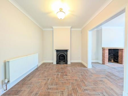 2 bedroom Semi-detached house to let in Kingsley Road, Rothwell, NN14