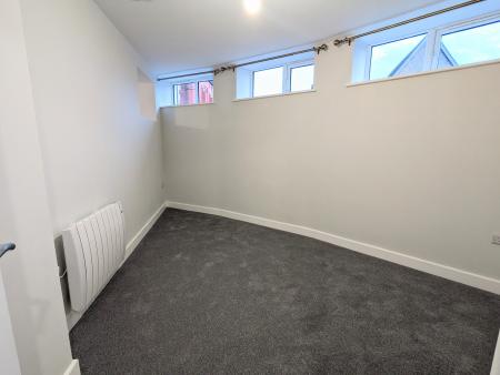 2 bedroom Flat to let in College Street, Irthlingborough, NN9