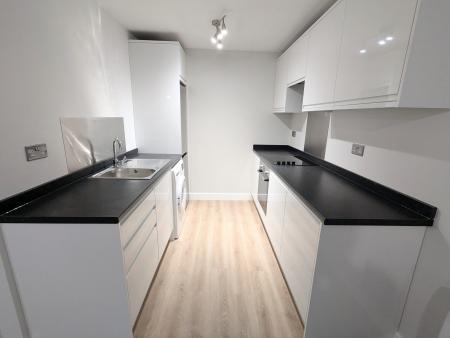 2 bedroom Flat to let in College Street, Irthlingborough, NN9