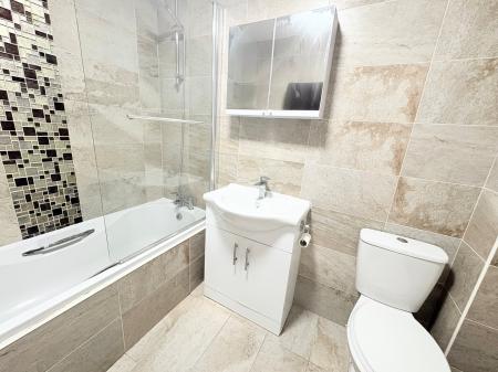 3 bedroom Semi-detached house to let in Isemill Road, Burton Latimer, NN15