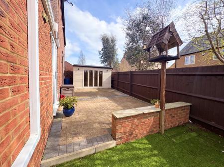 3 bedroom Semi-detached house to let in Isemill Road, Burton Latimer, NN15