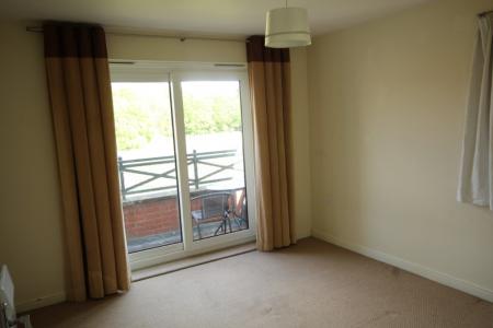 2 bedroom Flat to let in Abbots Way, Kettering, NN15