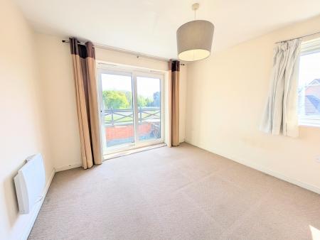 2 bedroom Flat to let in Abbots Way, Kettering, NN15