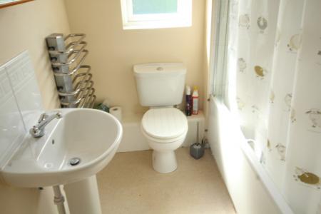 2 bedroom Flat to let in Abbots Way, Kettering, NN15