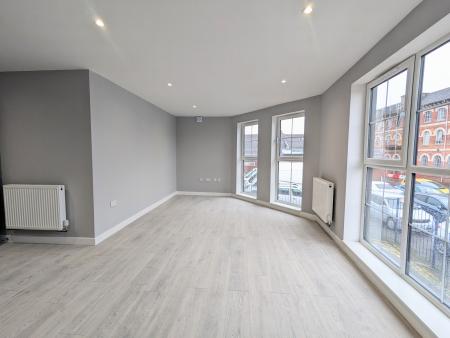 1 bedroom Flat to let in Queen Street, Kettering, NN16