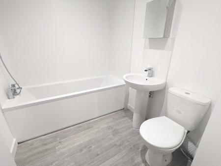 1 bedroom Flat to let in Queen Street, Kettering, NN16