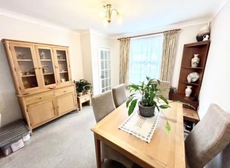 3 bedroom End of terrace house to let in Buccleuch Street, Kettering, NN16