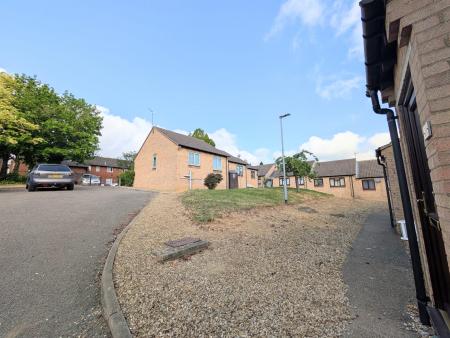 1 bedroom Flat to let in Thorngate Street, Kettering, NN16