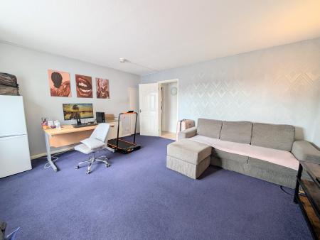 1 bedroom Flat to let in Thorngate Street, Kettering, NN16