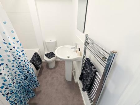 1 bedroom Flat to let in Bath Road, Kettering, NN16