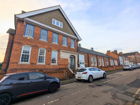 College Street, Irthlingborough, NN9