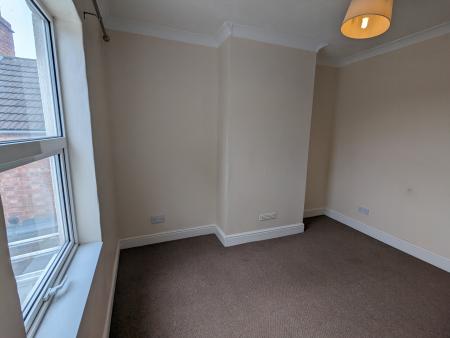 2 bedroom Terraced House to let in Lancaster Road, Kettering, NN16