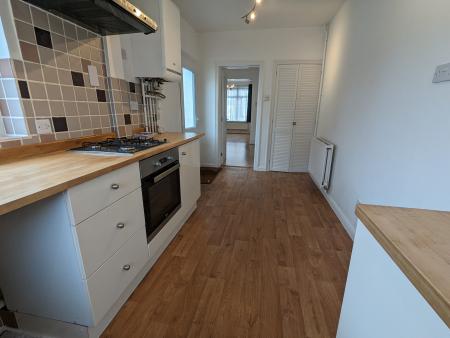 2 bedroom Terraced House to let in Lancaster Road, Kettering, NN16